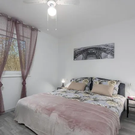 Semesterbostad Pendolina Mit Privatem Pool Und Jacuzzi *