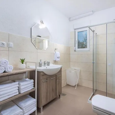 Pendolina Mit Privatem Pool Und Jacuzzi Buroli