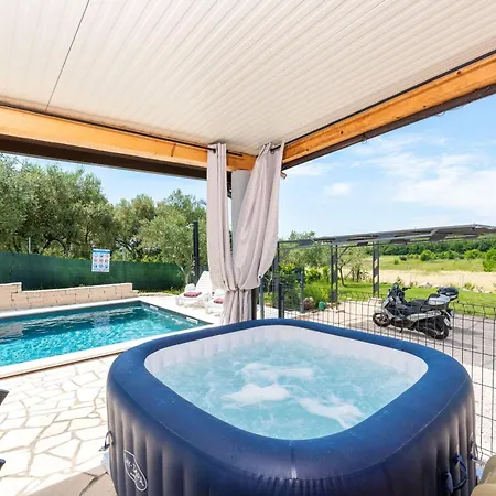 Pendolina Mit Privatem Pool Und Jacuzzi 度假居 Buroli