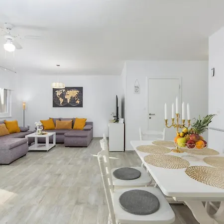 Pendolina Mit Privatem Pool Und Jacuzzi 度假居 Buroli