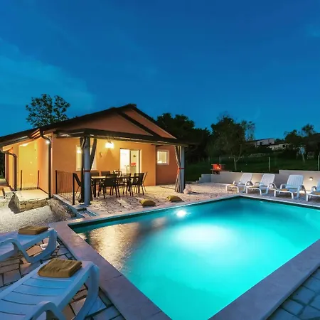 Pendolina Mit Privatem Pool Und Jacuzzi 度假居 *