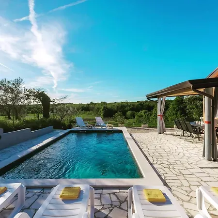 Pendolina Mit Privatem Pool Und Jacuzzi 度假居