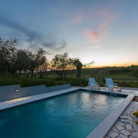度假居 Pendolina Mit Privatem Pool Und Jacuzzi Buroli