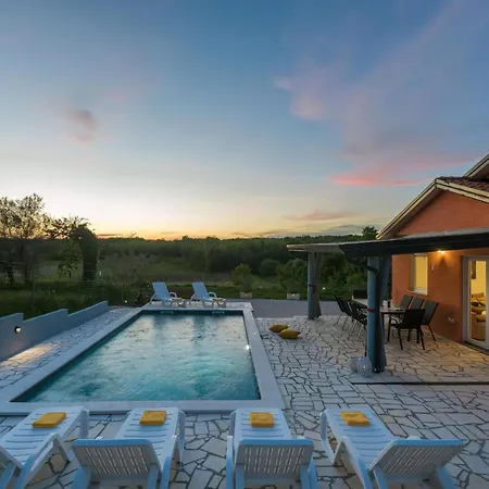 Pendolina Mit Privatem Pool Und Jacuzzi Nyaraló *