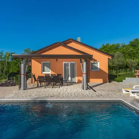 Pendolina Mit Privatem Pool Und Jacuzzi *