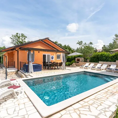 Pendolina Mit Privatem Pool Und Jacuzzi Buroli