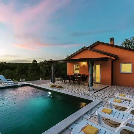 Pendolina Mit Privatem Pool Und Jacuzzi